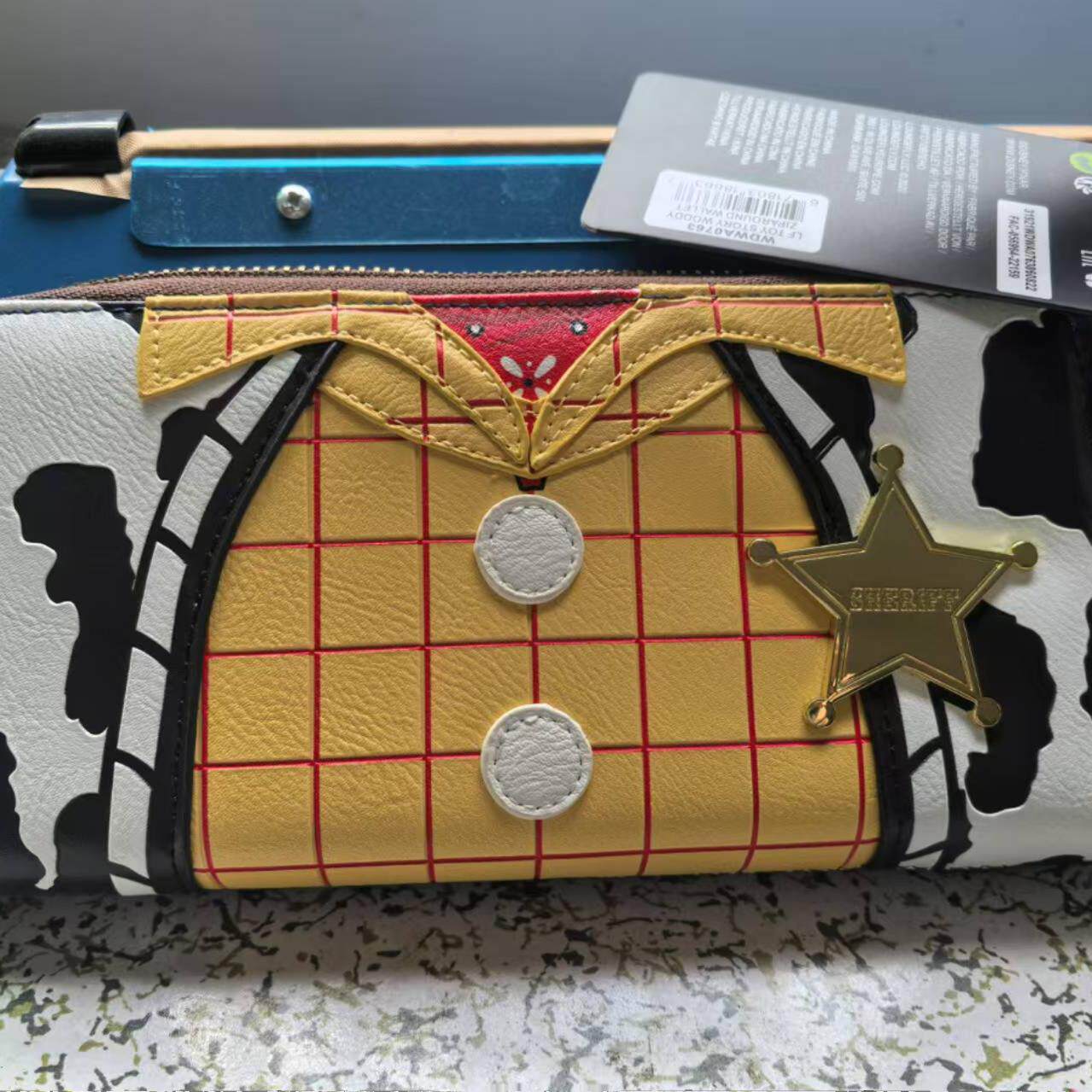 in  Stock Loungefly   Sheriff  - Travel Accessories Shops recension och pris