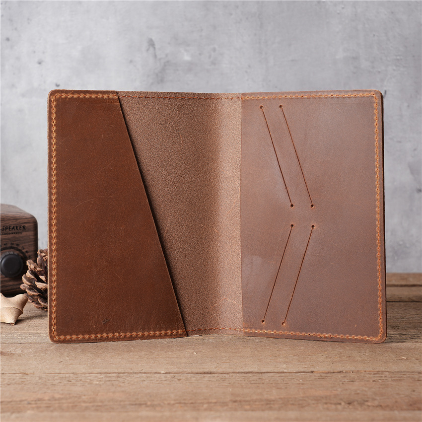 1119  Men's Leather Passport B - Travel Accessories Overseas recension och pris