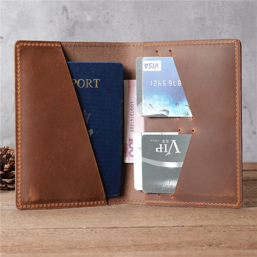 1119  Men's Leather Passport B - Travel Accessories Overseas recension och pris