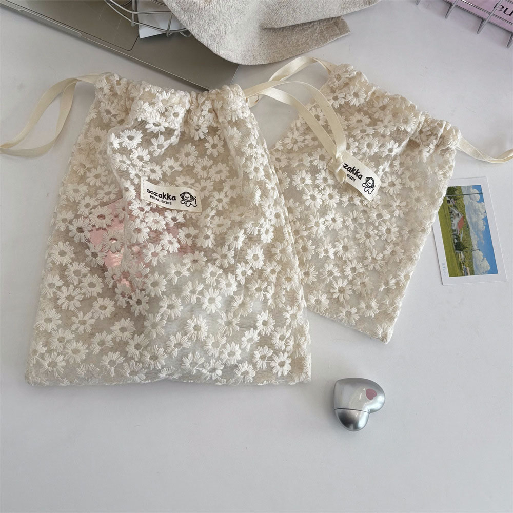 Lace Embroidered Daisy Mesh Dr - Travel Accessories Pouch recension och pris